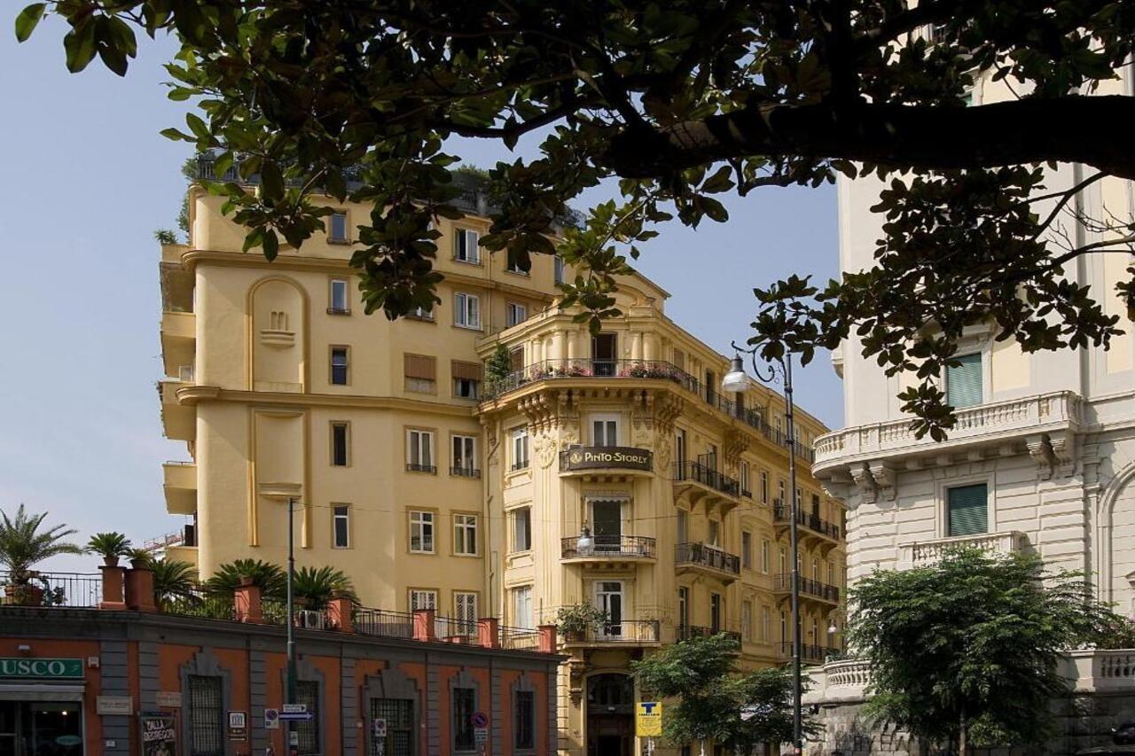ปินโต สตอรีย์ โฮเต็ล Hotel เนเปิลส์ ภายนอก รูปภาพ